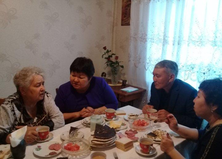 Қарттар және Ұстаздар куні