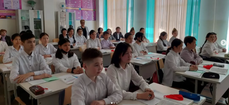14.04.2022 года в рамках декады русского языка и литературы в 7"И" классе прошел открытый урок: "Б.Момышулы "За нами -Москва"
