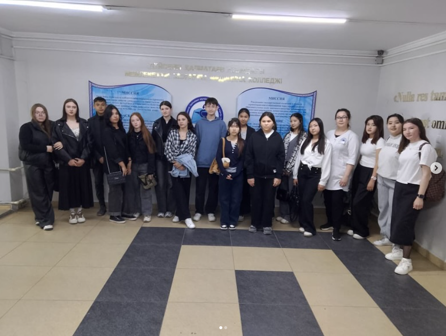 30.04.2025 күні мектебіміздің 9 сынып оқушылары қаламыздағы “Д. Қалматаев атындағы мемлекеттік жоғарғы медициналық колледжі” мекемесіне профориентациялық экскурсиямен барды.